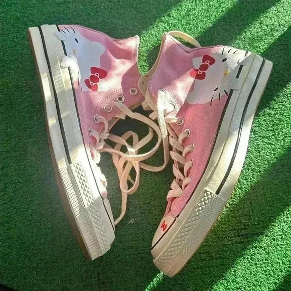 Converse x Hello Kitty - Picture 2 of 8